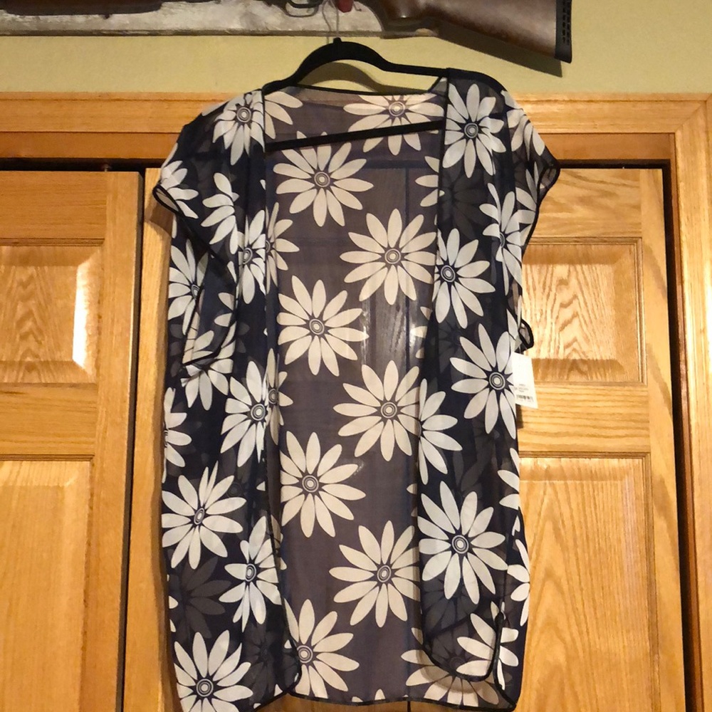 🌼🌼Daisy Chiffon Poncho🌼🌼